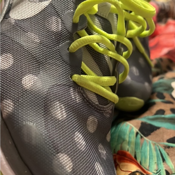 Womens Nikes size 8.5 - Picture 4 of 6